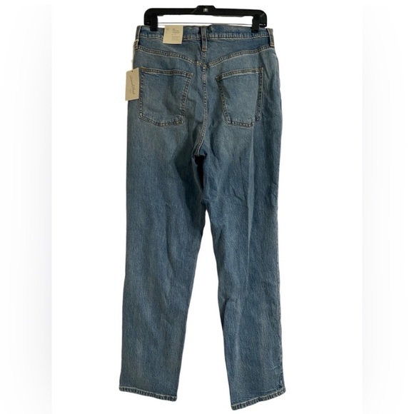 Women's High-Rise 90's Vintage Straight Jeans - Universal Thread Medium Wash - Picture 4 of 4